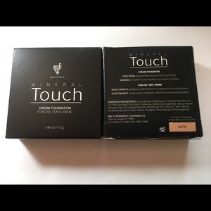 💥SOLD💥Younique Mineral Touch Cream Foundation